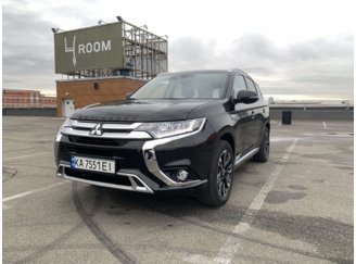 MITSUBISHI OUTLANDER PHEV PLU-GIN